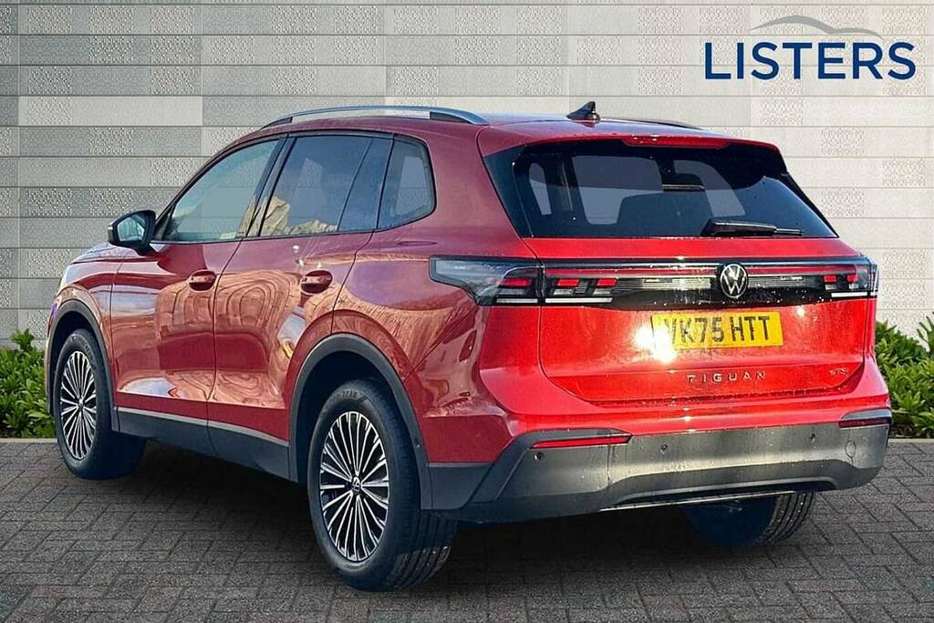 Volkswagen Tiguan 1.5 Etsi 150 Match Dsg VK75HTT Red #3