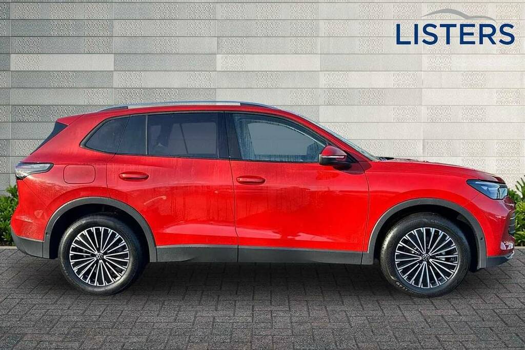 Volkswagen Tiguan 1.5 Etsi 150 Match Dsg VK75HTT Red #4