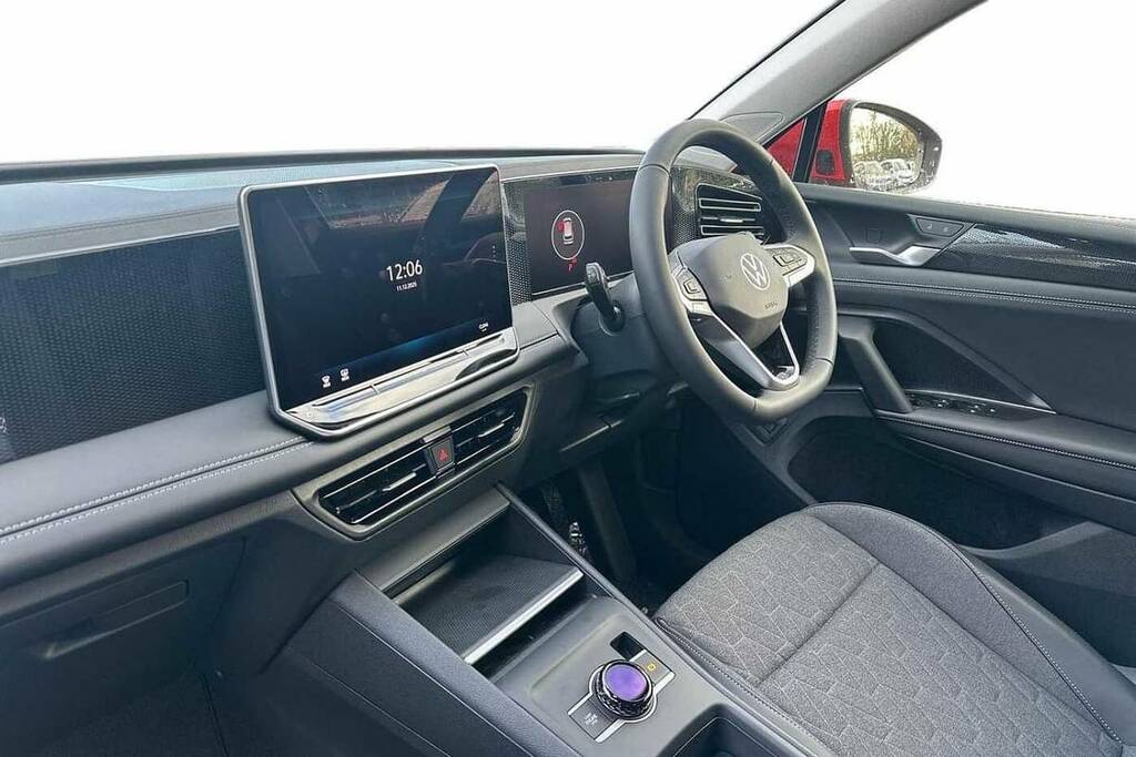 Volkswagen Tiguan 1.5 Etsi 150 Match Dsg VX75LBJ Red #2