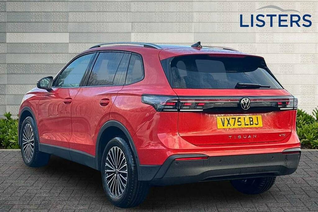 Volkswagen Tiguan 1.5 Etsi 150 Match Dsg VX75LBJ Red #3