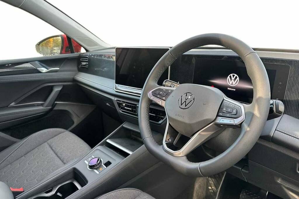 Volkswagen Tiguan 1.5 Etsi 150 Match Dsg VX75LBJ Red #6