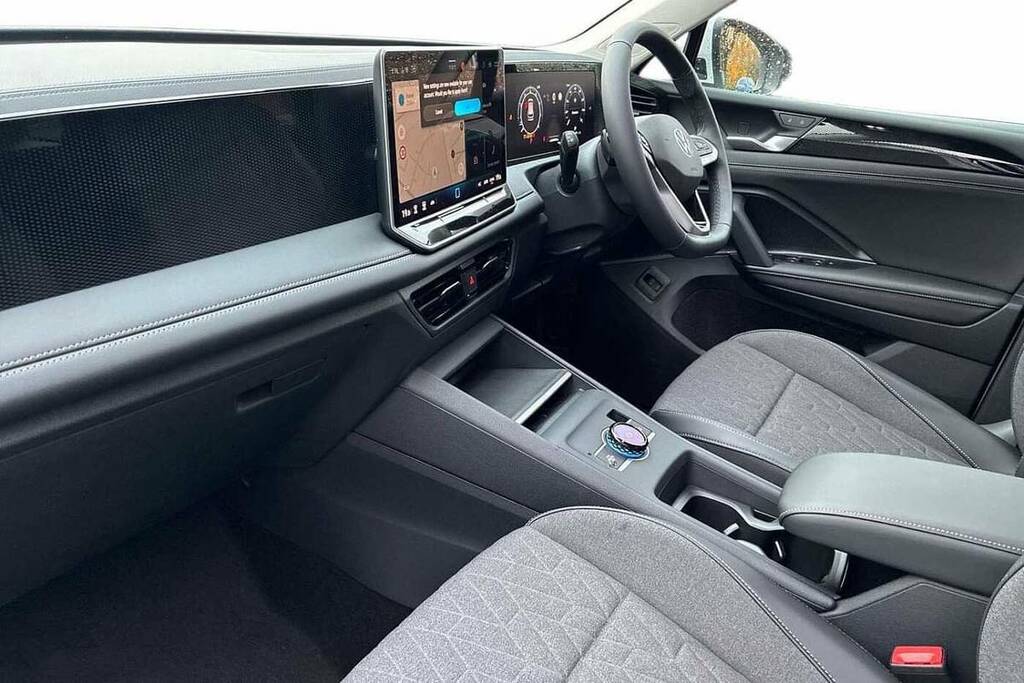 Volkswagen Tiguan 1.5 Etsi 150 Match Dsg FD75AON White #2