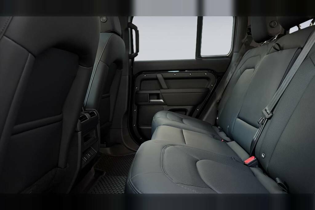 Land Rover Defender 110 2.0 P300e X-dynamic Se 110 Ni BL75ELC Black #4