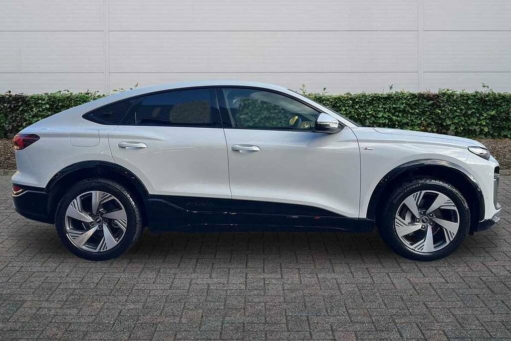 Audi Q6 E-Tron 225Kw Performance 100Kwh S Line White #4
