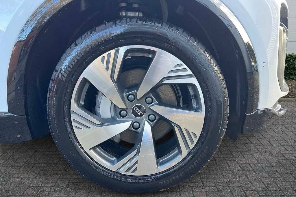 Audi Q6 E-Tron 225Kw Performance 100Kwh S Line White #5