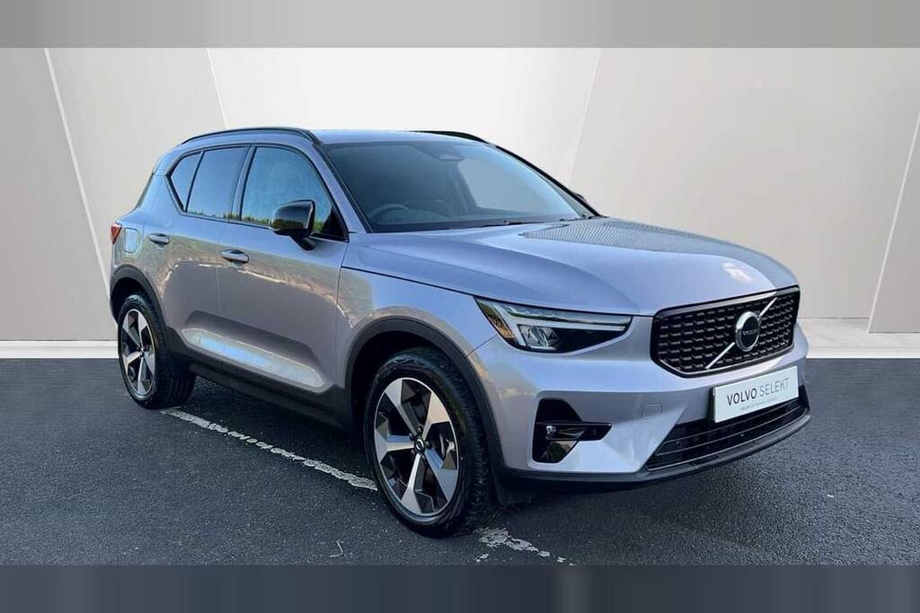 Volvo XC40 2.0 B4p Plus Dark Silver