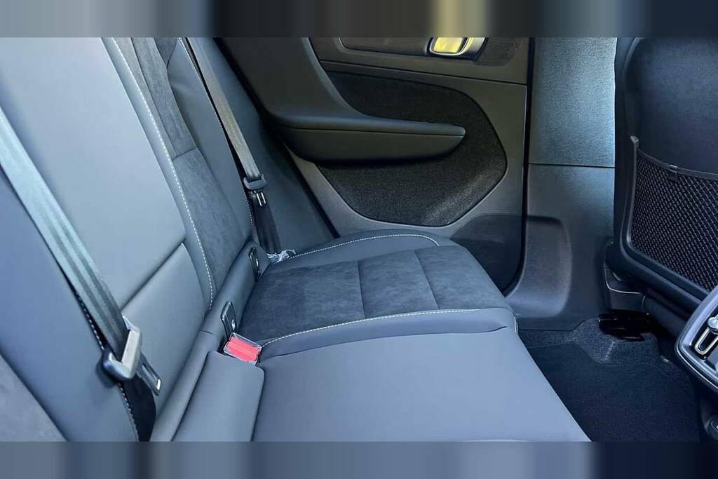Volvo XC40 2.0 B4p Plus Dark VN75HFM Silver #6