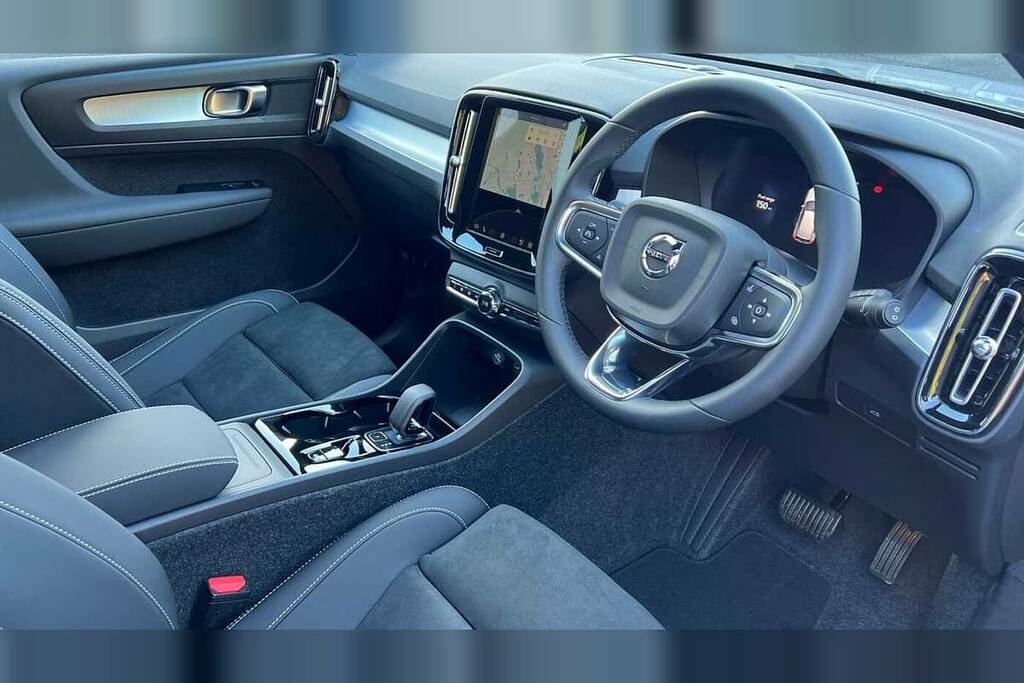 Volvo XC40 2.0 B4p Plus Dark VN75HFM Silver #4