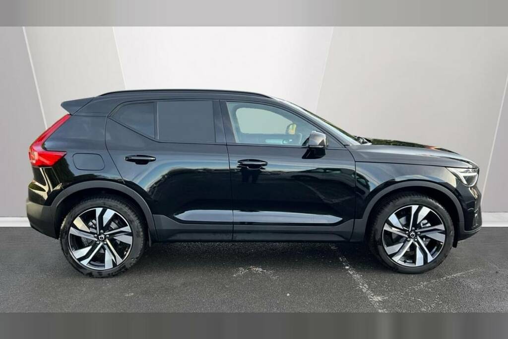 Volvo XC40 2.0 B4p Plus Dark VK75XAL Black #2