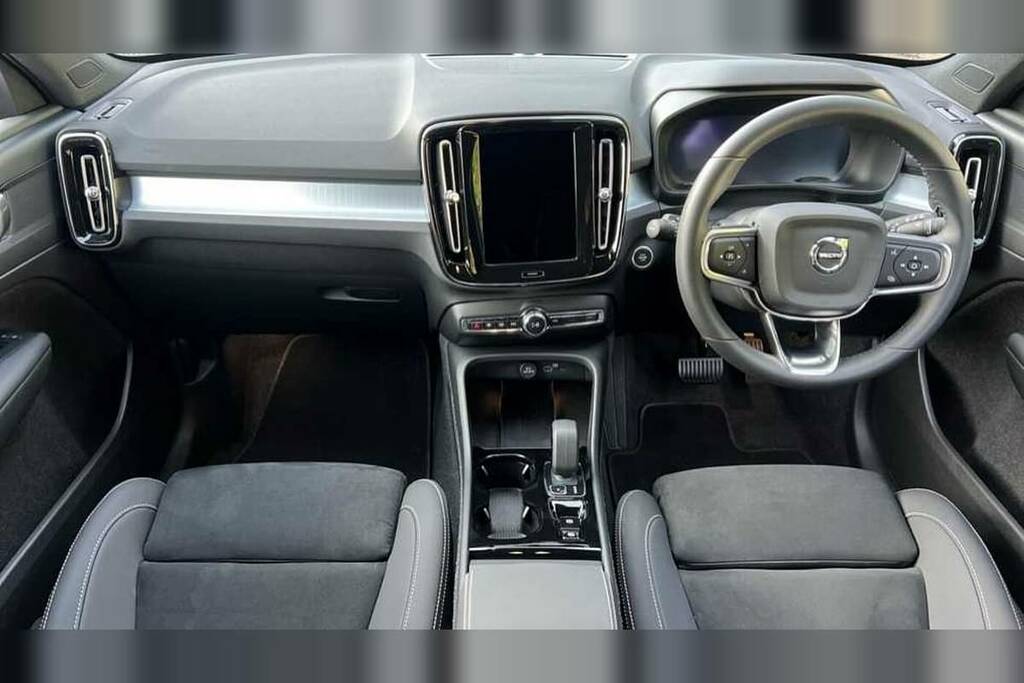 Volvo XC40 2.0 B4p Plus Dark VK75XAL Black #6