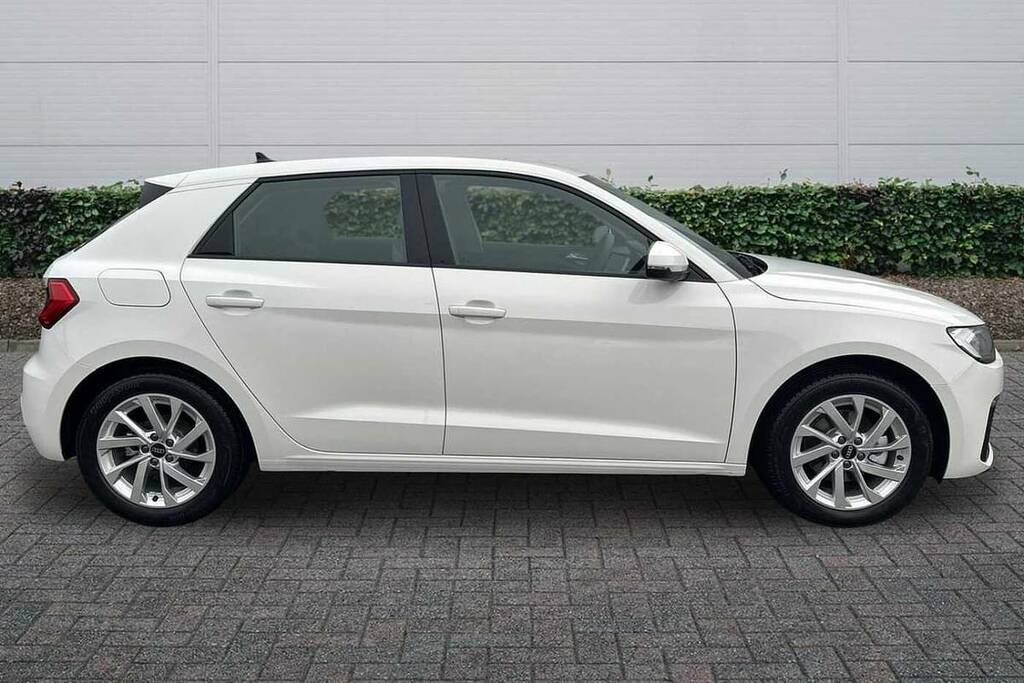 Audi A1 30 Tfsi Sport S Tronic VO75URX White #4
