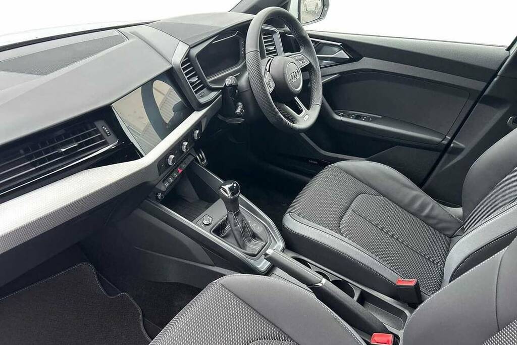 Audi A1 30 Tfsi S Line S Tronic VK75TWZ White #2