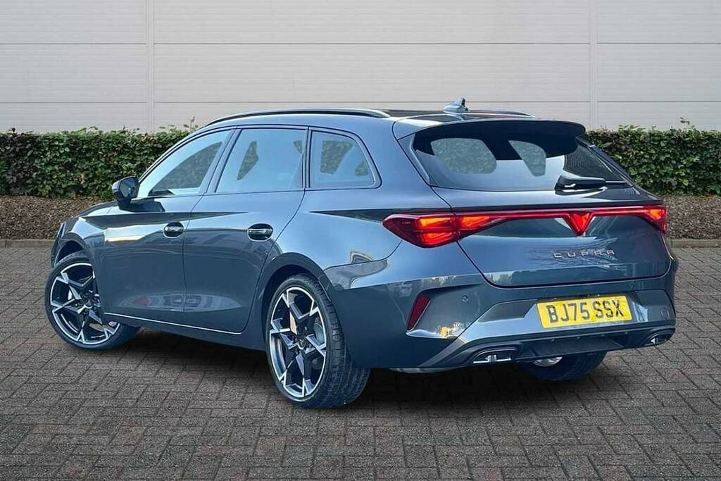 Cupra Leon 1.5 Etsi 150 V2 Dsg BJ75SSX Grey #3
