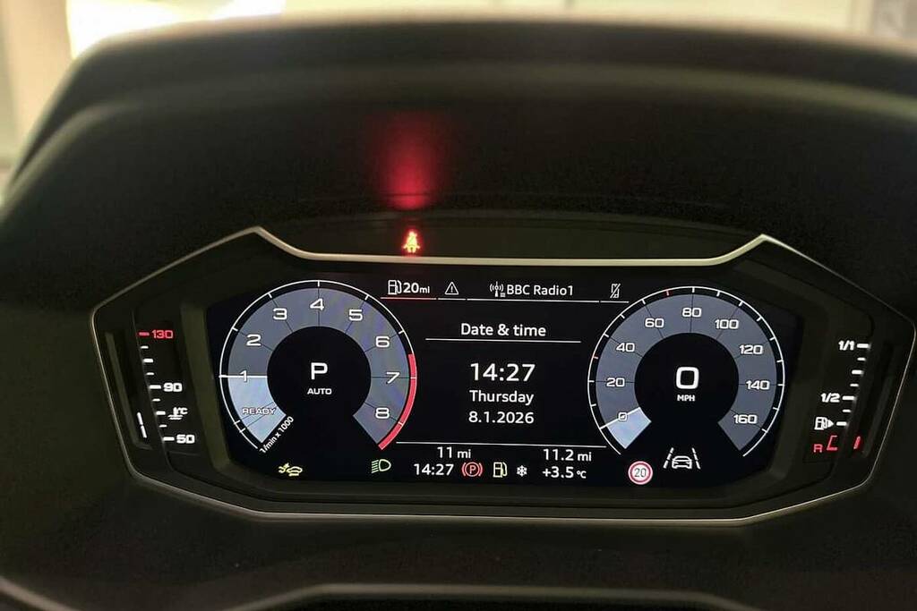 Audi A1 30 Tfsi Black Edition S Tronic BL75SXC Red #6