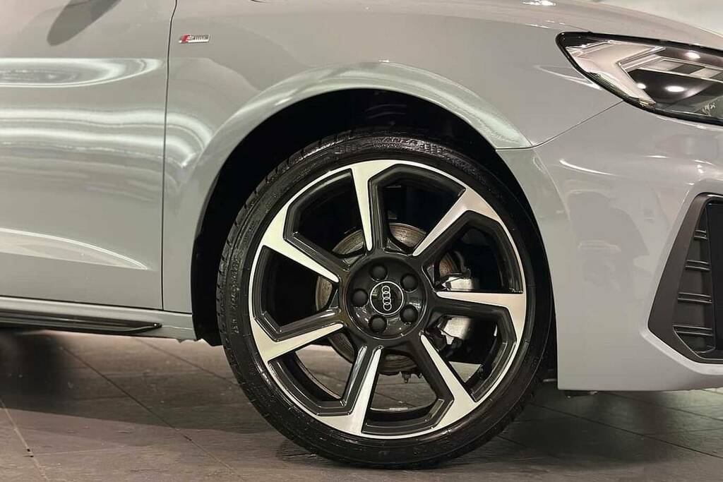 Audi A1 30 Tfsi Black Edition S Tronic BL75SXF Grey #5