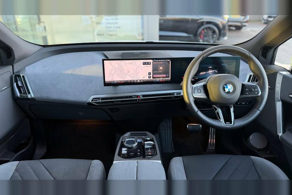 BMW iX 300Kw Xdrive45 M Sport 101Kwh White #5