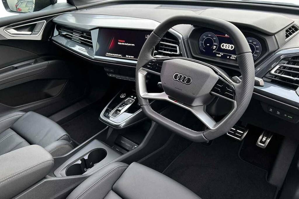 Audi Q4 E Tron 250Kw 55 Quattro 82Kwh Black Edition Blue #6