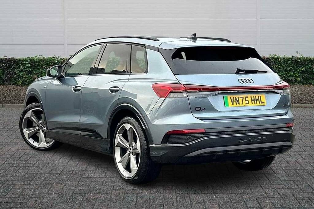 Audi Q4 E Tron 250Kw 55 Quattro 82Kwh Black Edition Blue #3