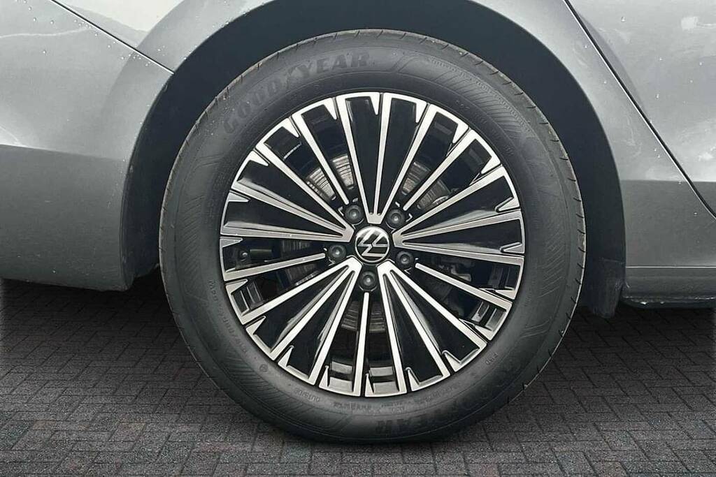 Volkswagen Passat 1.5 Tsi Ehybrid Elegance Dsg Grey #5