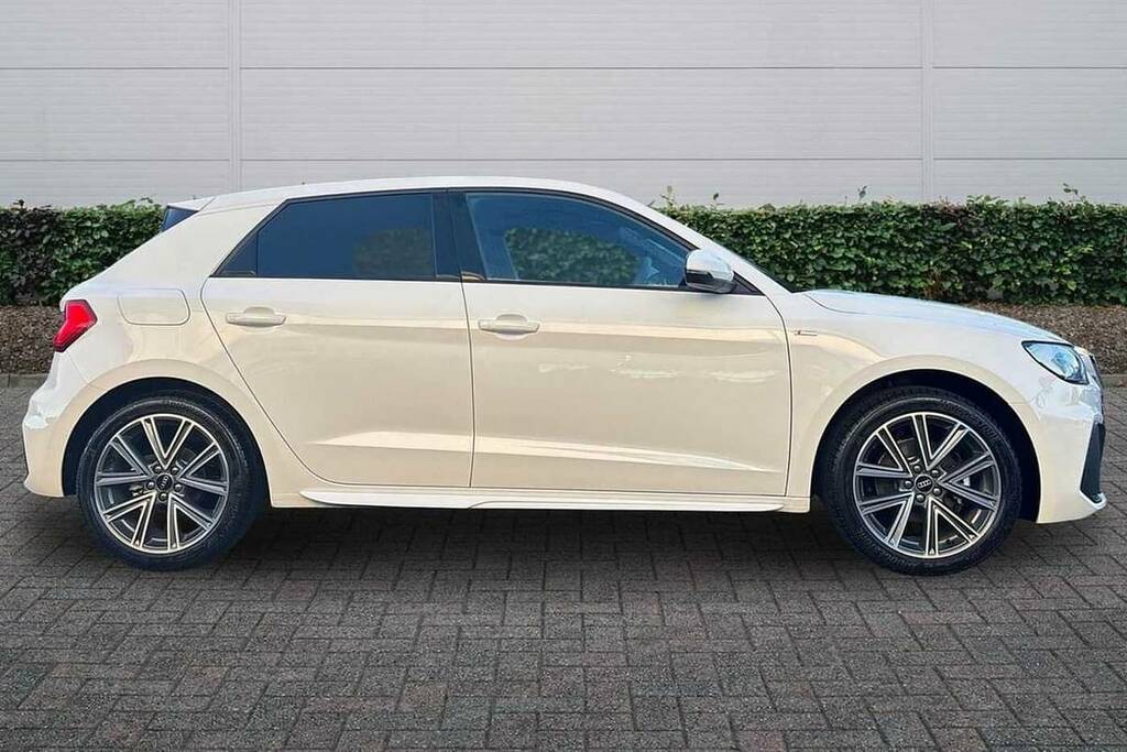 Audi A1 30 Tfsi S Line S Tronic VK75KNY White #4