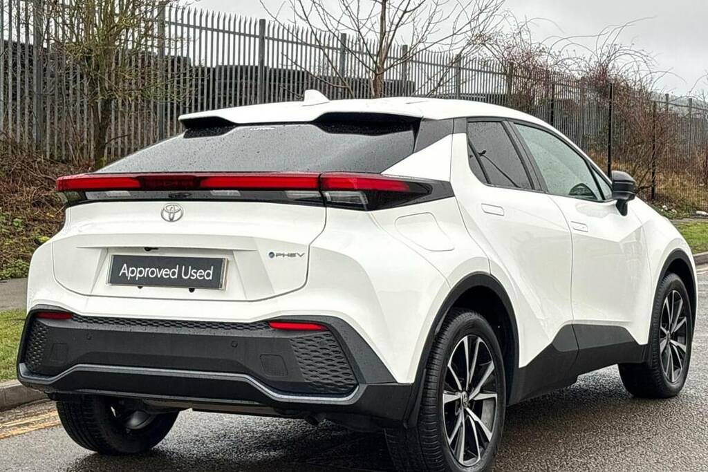 Toyota C-Hr 2.0 Phev Design Cvt FY75TZH White #6