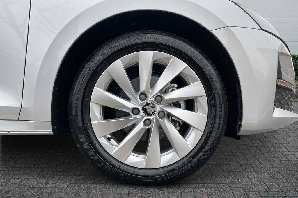 Skoda Octavia 1.5 Tsi 150 E-tec Se L Dsg Silver #5