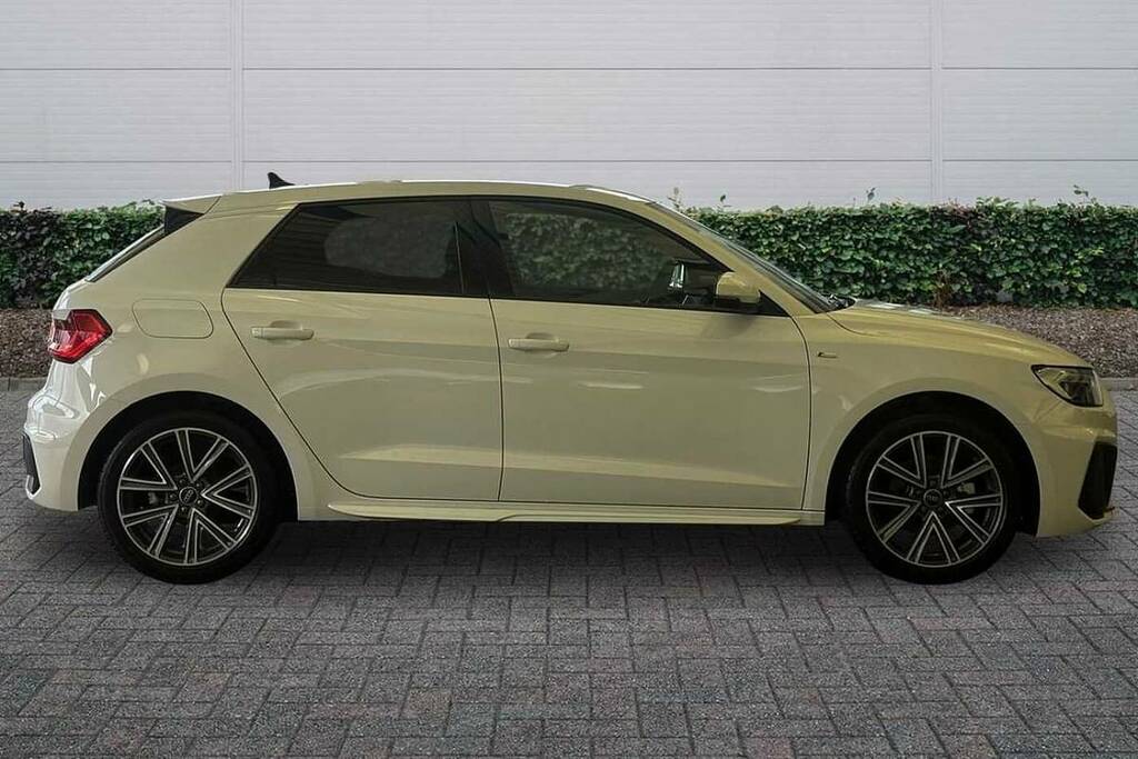 Audi A1 30 Tfsi S Line S Tronic BP75OOJ White #4