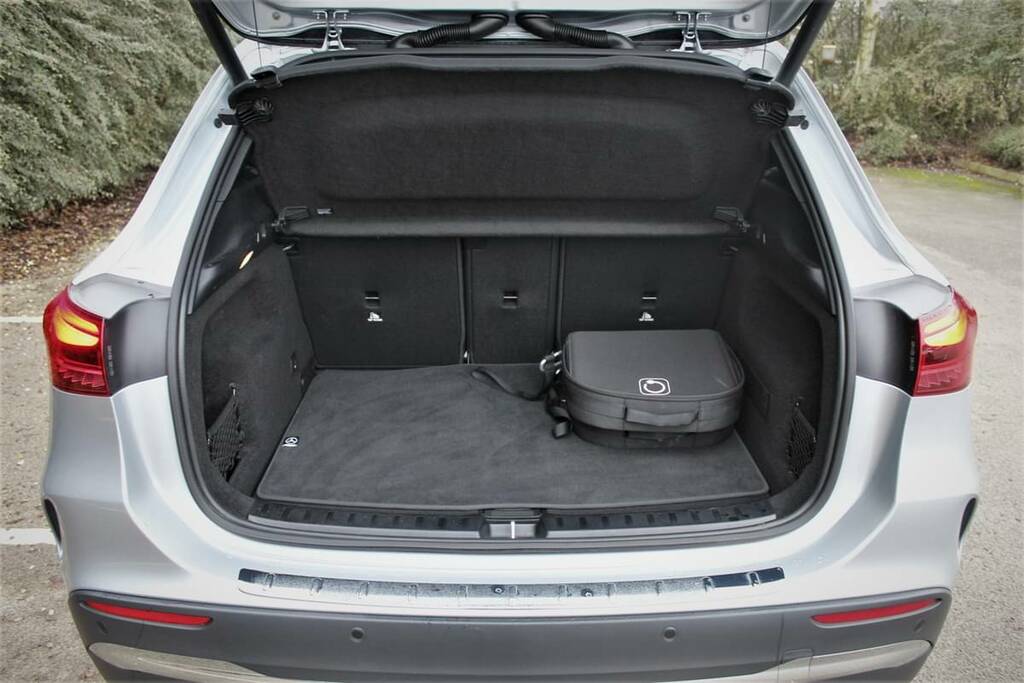 Mercedes-Benz GLA Class 250E Amg Line Executive FV25UTF Silver #3