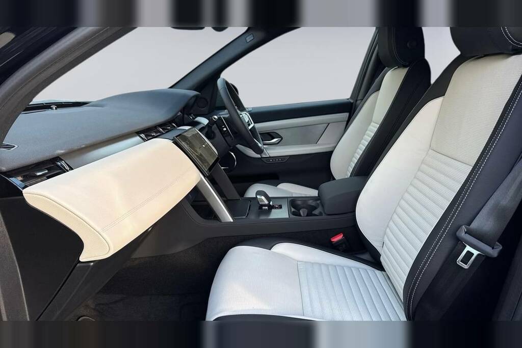 Land Rover Discovery Sport 1.5 P270e Dynamic Se 5 Seat VE75OBA Black #3