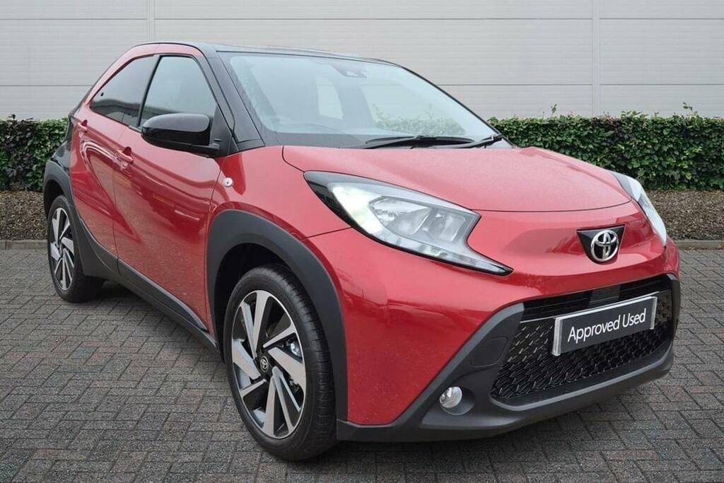 Toyota Aygo X 1.0 Vvt-i Edge FX75VWT Red
