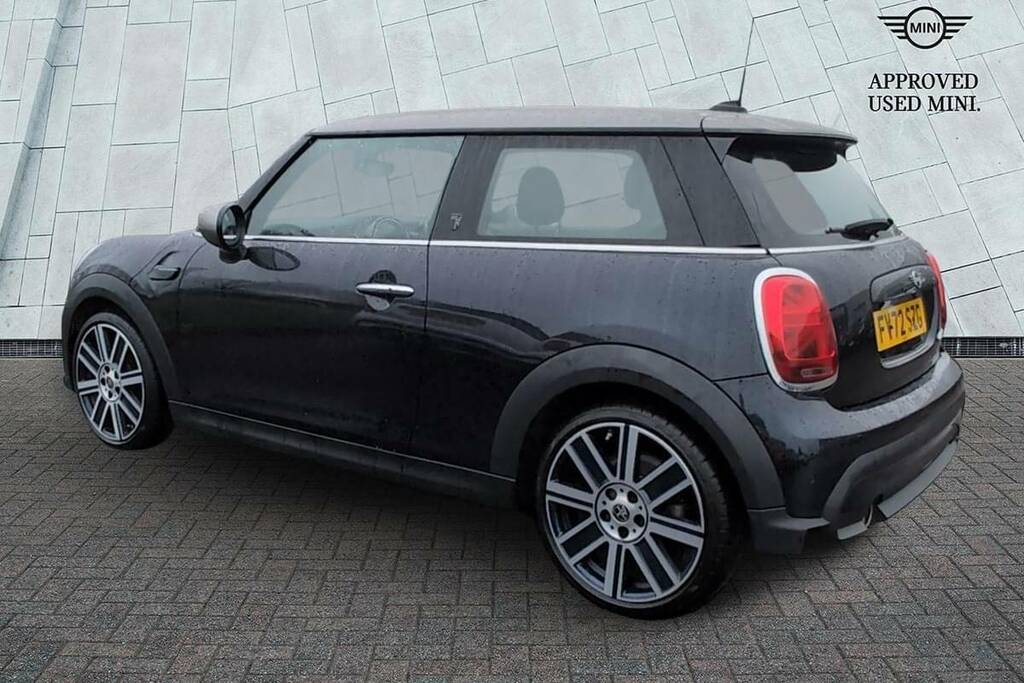 Mini Hatch 1.5 Cooper Exclusive FV72SZG Black #2