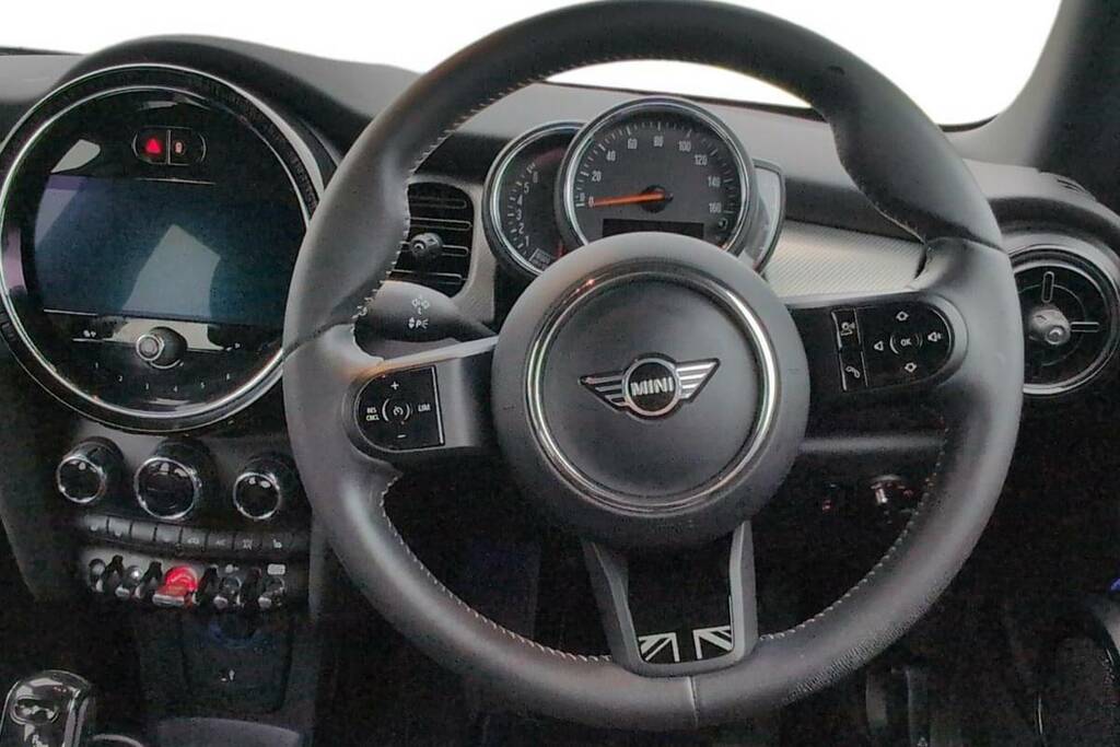 Mini Hatch 1.5 Cooper Exclusive FV72SZG Black #5