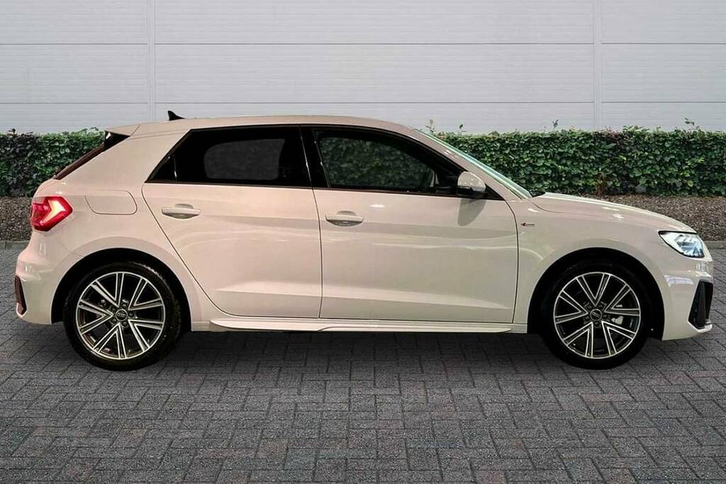 Audi A1 30 Tfsi S Line BP75OFA White #4