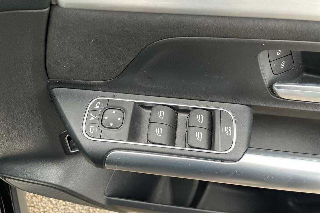 Mercedes-Benz GLA Class 250E Amg Line Executive FV25UTA Black #6