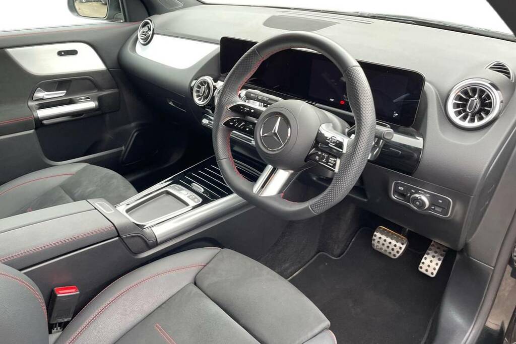 Mercedes-Benz GLA Class 250E Amg Line Executive FV25UTA Black #4
