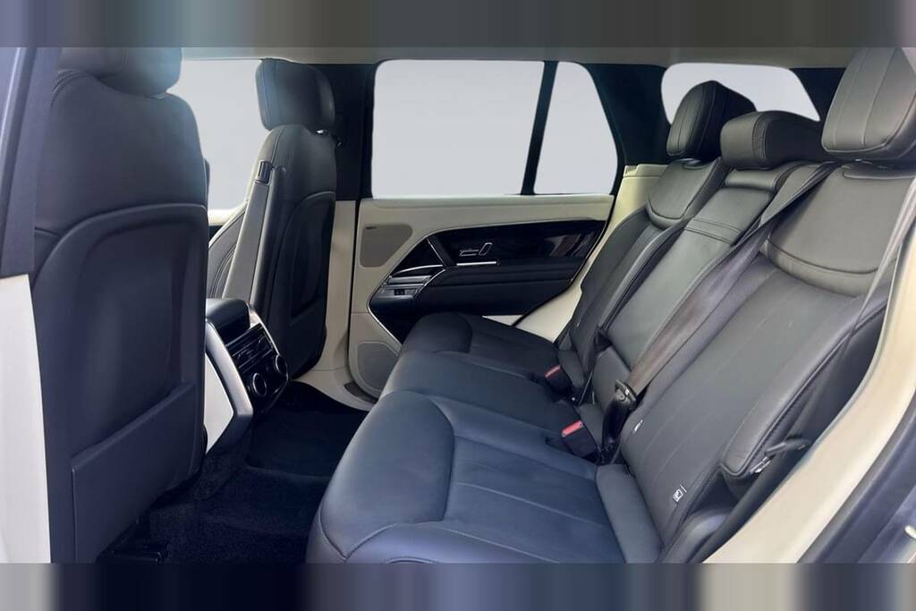 Land Rover Range Rover 3.0 D300 Se YO22SVW Grey #4