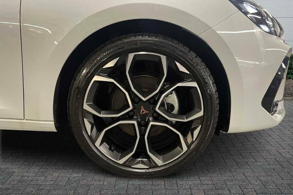 Cupra Leon 1.5 Etsi 150 V2 Dsg BJ75AWW White #5