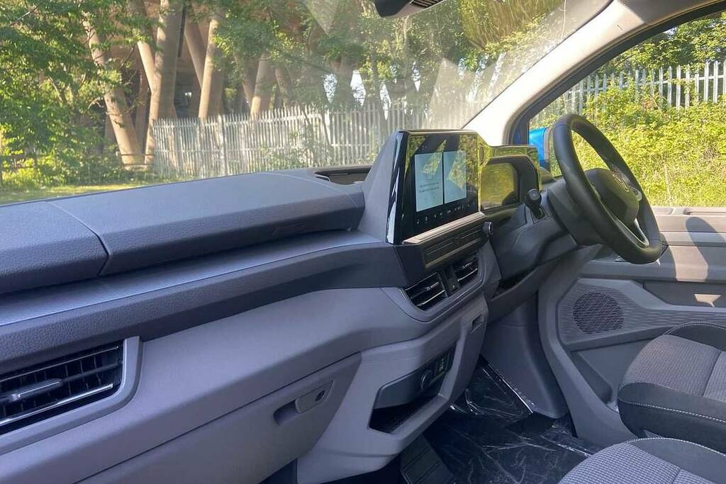 Volkswagen E-Transporter 160Kw 65Kwh Commerce Pro Van BT25XEV Blue #2