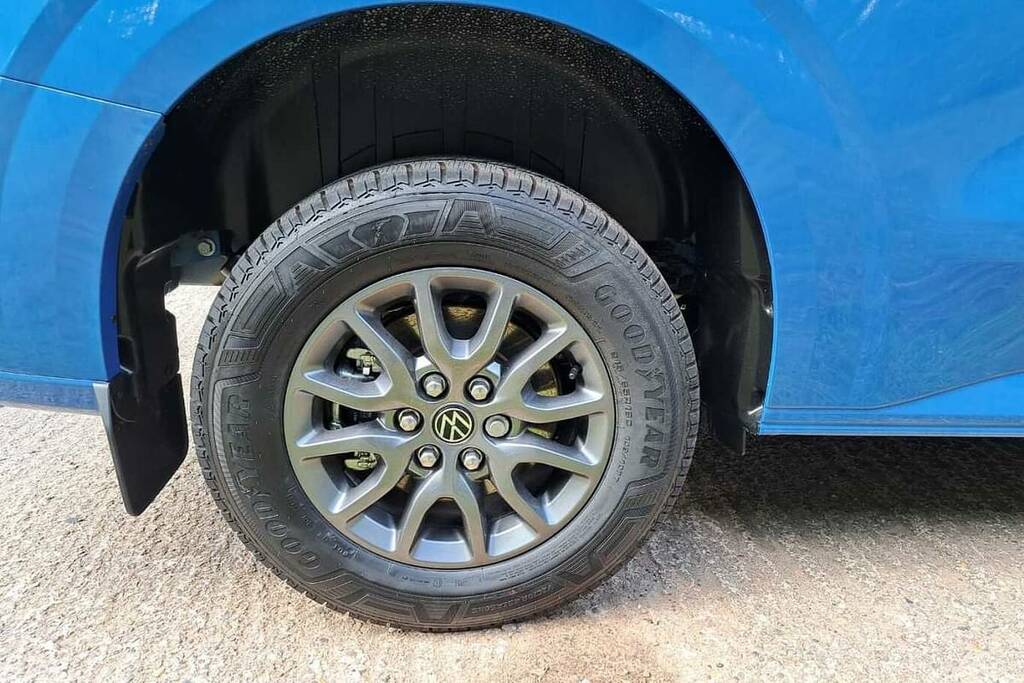 Volkswagen E-Transporter 160Kw 65Kwh Commerce Pro Van BT25XEV Blue #5