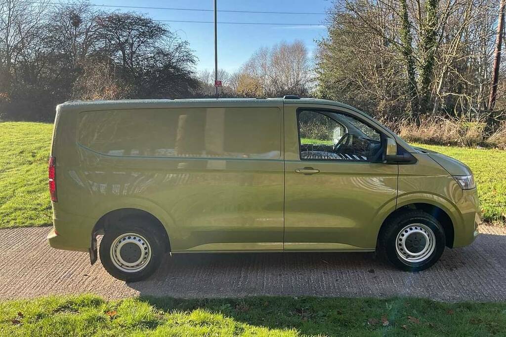 Volkswagen E-Transporter 100Kw 65Kwh Commerce Plus Van BD75ZGY Green #4