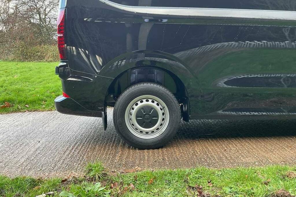 Volkswagen Transporter 2.0 Tdi 110 Commerce Plus Van BT75WBO Black #5