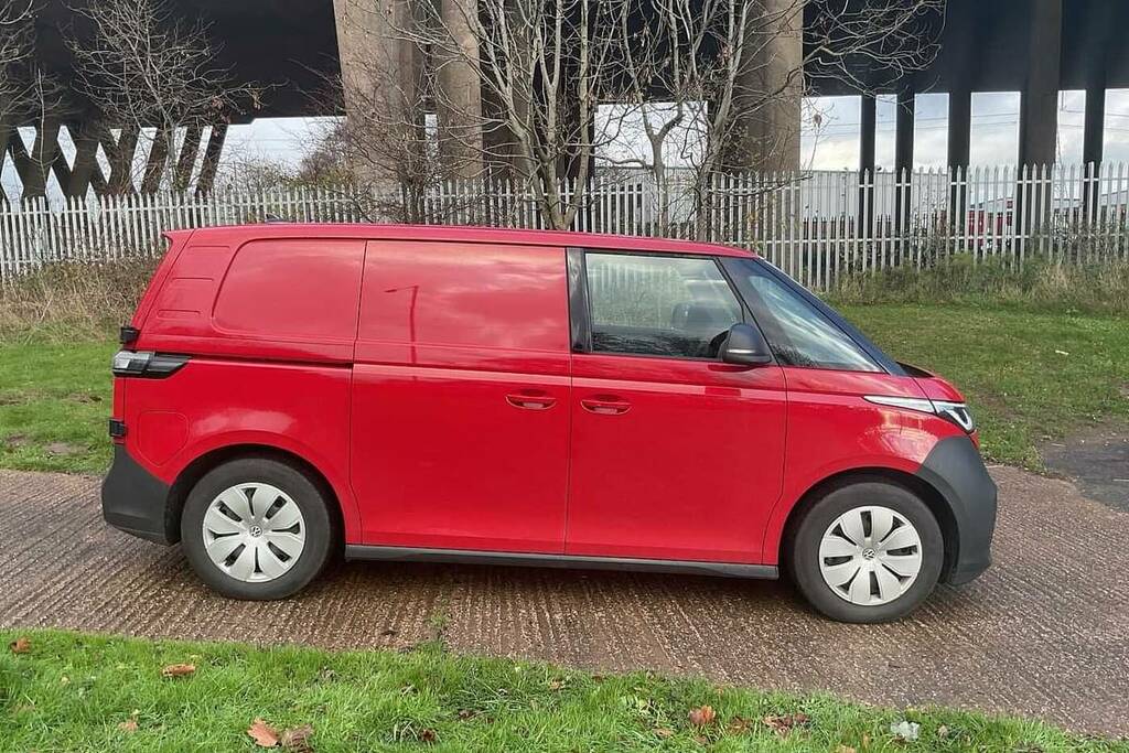 Volkswagen ID.Buzz 210Kw Commerce 79Kwh BL25JPV Red #4