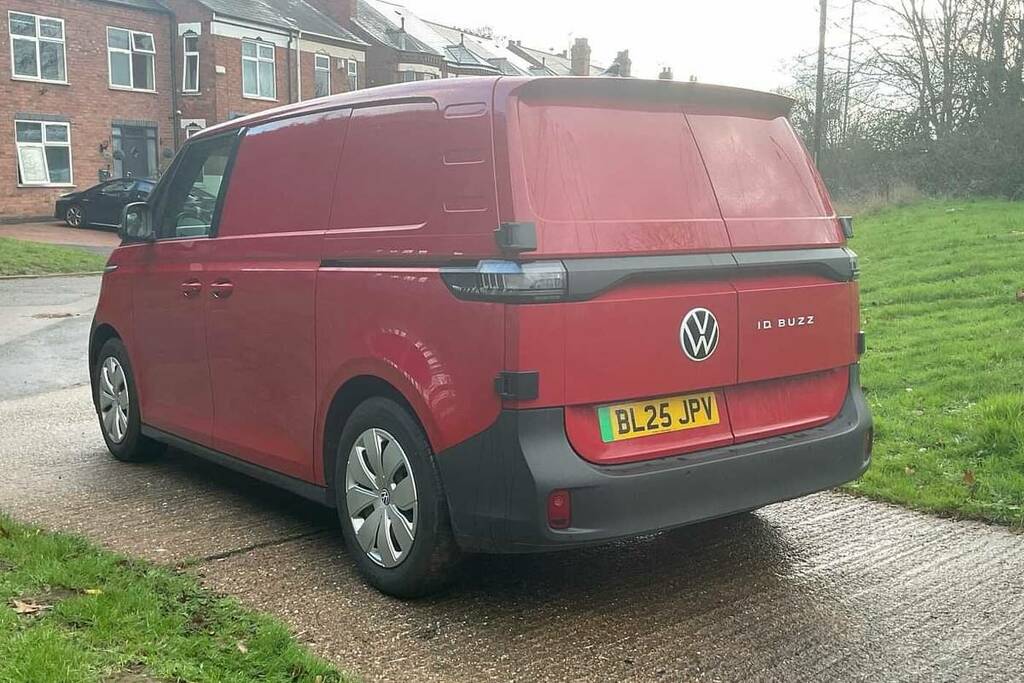 Volkswagen ID.Buzz 210Kw Commerce 79Kwh BL25JPV Red #3