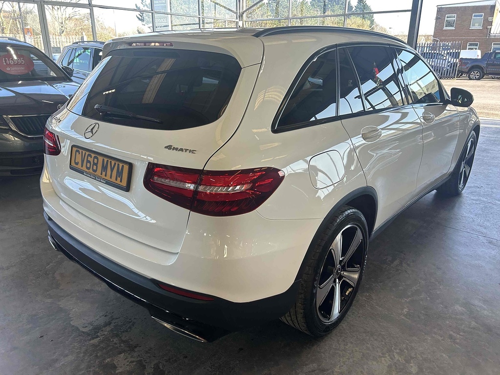 Mercedes-Benz GLC Class 2.1 Glc220d Urban Edition Suv G-tronic CV68MYM White #4