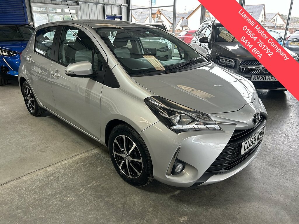 Toyota Yaris 1.5 Vvt-i Icon Tech Hatchback Eu Silver
