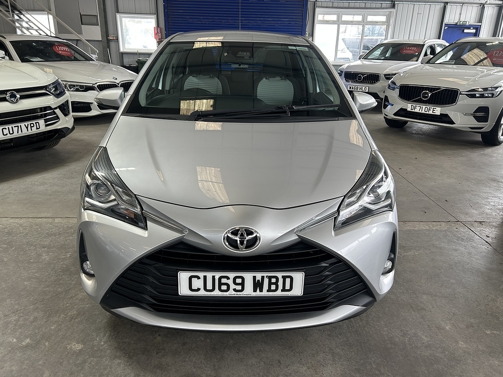 Toyota Yaris 1.5 Vvt-i Icon Tech Hatchback Eu CU69WBD Silver #3
