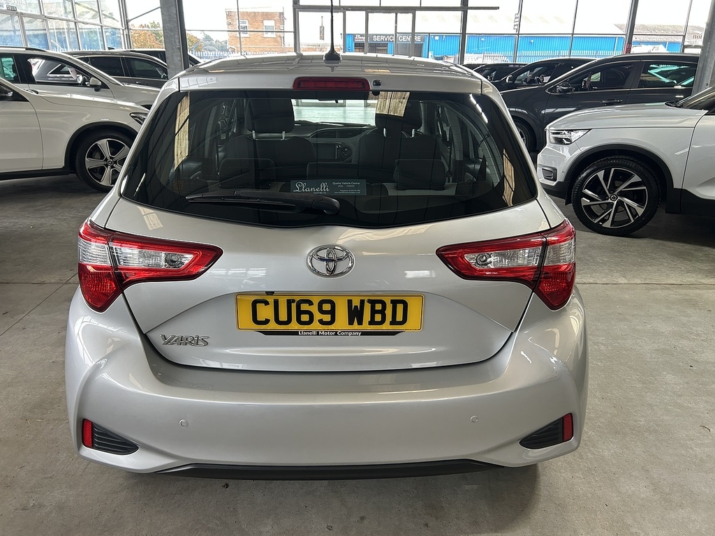 Toyota Yaris 1.5 Vvt-i Icon Tech Hatchback Eu CU69WBD Silver #6