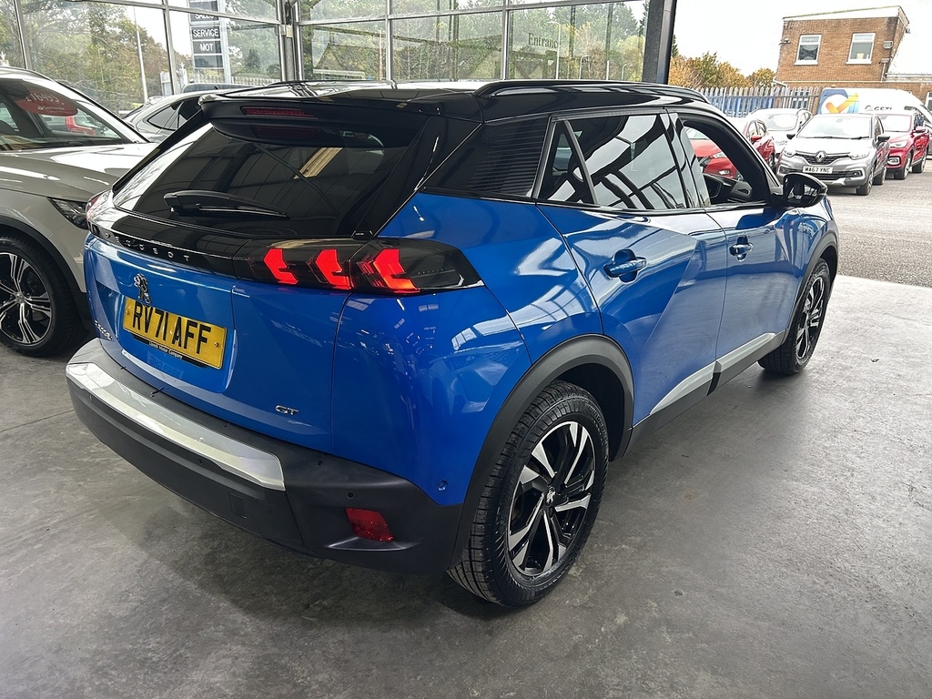 Peugeot e-2008 50Kwh Gt Suv 136 Ps RV71AFF Blue #4