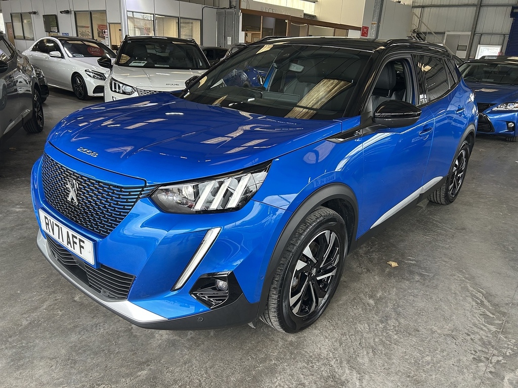 Peugeot e-2008 50Kwh Gt Suv 136 Ps RV71AFF Blue #2