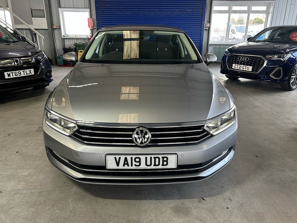 Volkswagen Passat 1.5 Tsi Evo Se Business Saloon Dsg Euro Silver #3